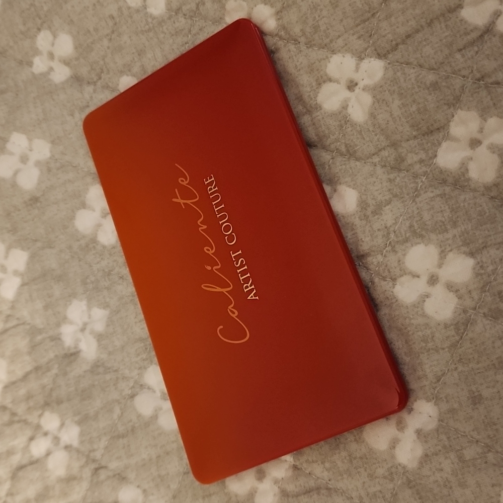 SOLD! Artist Couture Caliente Palette NEW